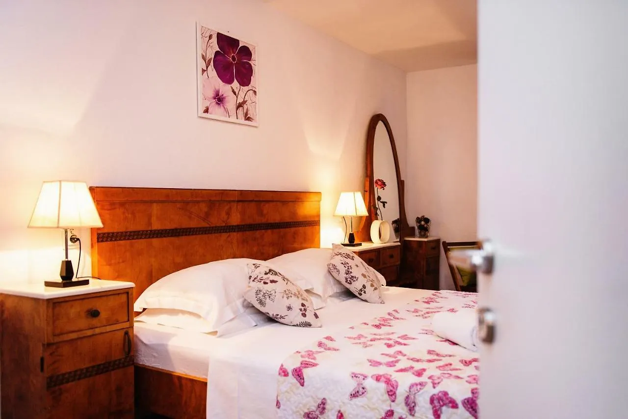 Apartment Peristil Cardo Split 0*,